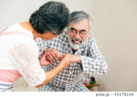 看病 シニア 高齢者 45478149
