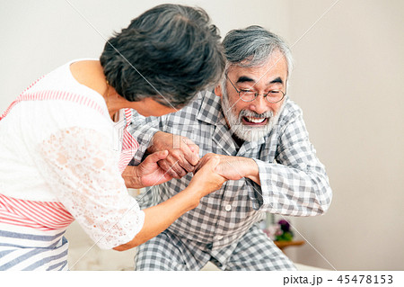 看病 シニア 高齢者 45478153
