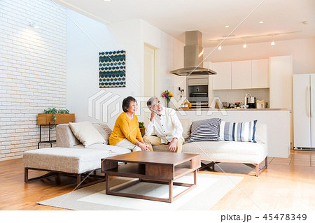 シニア 夫婦 家 リビング シニア 夫婦 家 リビング 45478349