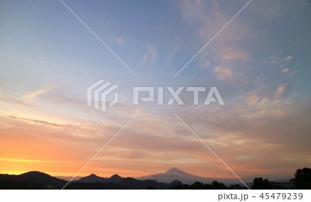 背景素材 富士山 夕暮れの空 背景素材 富士山 夕暮れの空 45479239