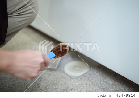 主夫 (掃除 家事 仕事 風呂場 家 30代 男性 パパ タワシ 家電 住宅 エプロン 清潔) 45479814