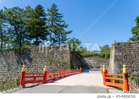 鶴ヶ城　石垣と廊下橋 45480650