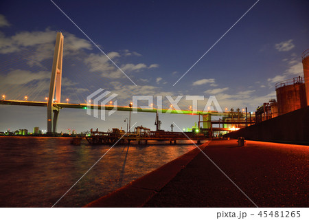 ＜工場夜景＞　潮見埠頭　名古屋港　トリトン 45481265