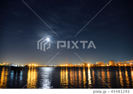 <工場夜景> 潮見埠頭 名古屋港 トリトン <工場夜景> 潮見埠頭 名古屋港 トリトン 45481293