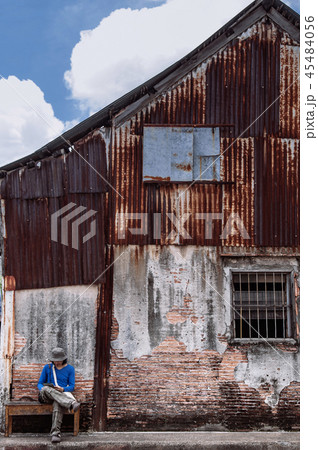 Old grunge vintage building at Songkhla old town 45484056