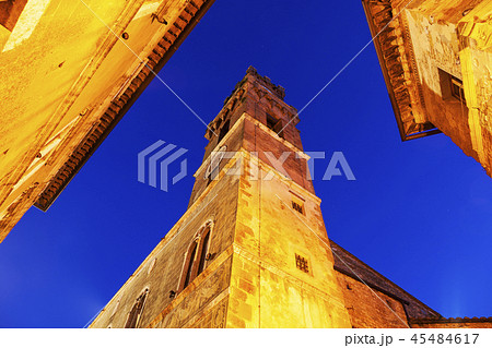 Piazza - streets of old town 45484617