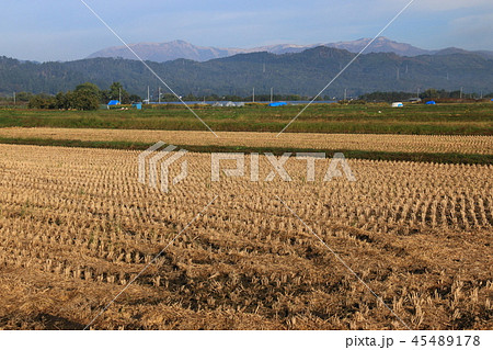 東北 晩秋 喜多方から 飯豊連峰がある風景 東北 晩秋 喜多方から 飯豊連峰がある風景 45489178