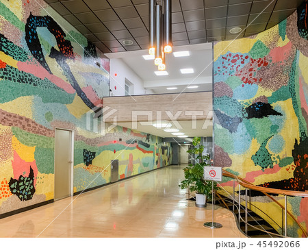 輸出繊維会館ビルのロビーの写真素材 [45492066] PIXTA