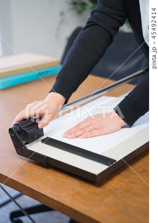 カッター 45492414