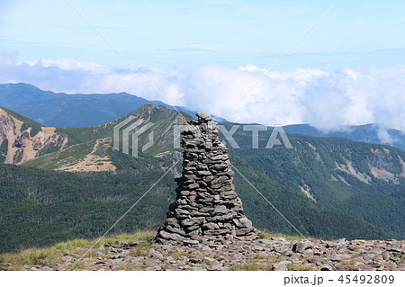 八ヶ岳連峰　硫黄岳山頂　ケルン 45492809