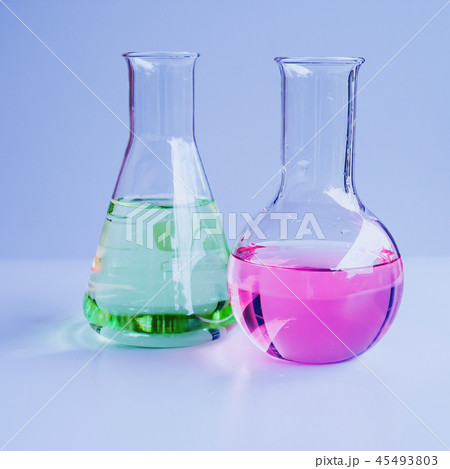 Laboratory glassware or test tube . 45493803