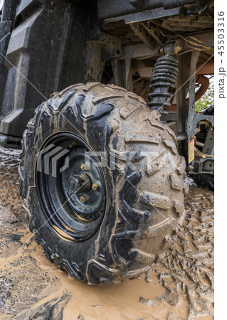 泥とタイヤ Off-road tires and mud 泥とタイヤ Off-road tires and mud 45503316