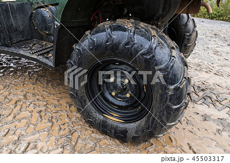 泥とタイヤ Off-road tires and mud 泥とタイヤ Off-road tires and mud 45503317