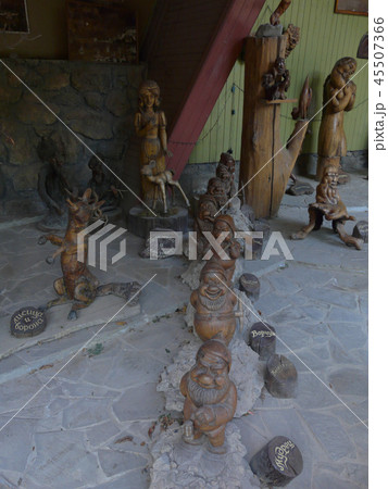 various beautiful wooden statues and seven dwarves various beautiful wooden statues and seven dwarves 45507366