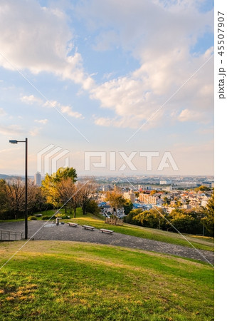 夕暮れの街 （秋） 45507907