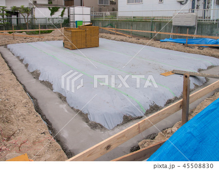 住宅建築工事　防湿シートはり 45508830