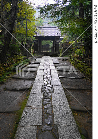 11月 鎌倉621寿福寺・敷石道と山門 11月 鎌倉621寿福寺・敷石道と山門 45512643