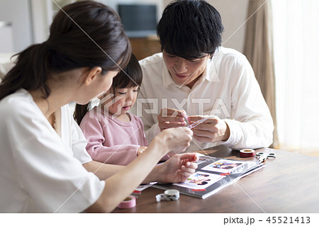 家族団らんイメージ　 45521413