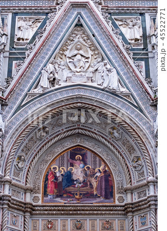 Facade of the Basilica di Santa Maria del Fiore 45522771