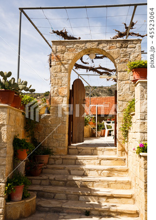 Old house entrance Old house entrance 45523064