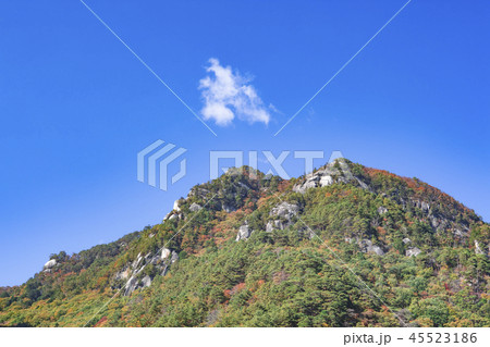 昇仙峡　御嶽昇仙峡　秋イメージ　青空　紅葉　山岳　 45523186