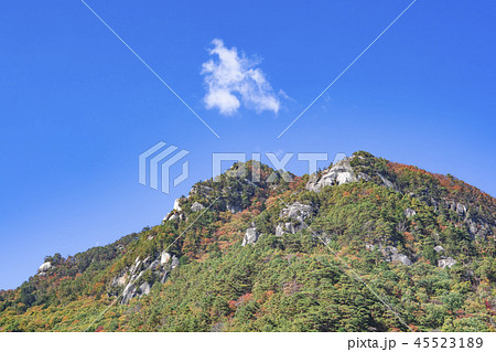 昇仙峡　御嶽昇仙峡　秋イメージ　青空　紅葉　山岳　 45523189