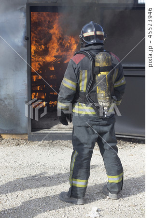 Fireman fire training station drill Fireman fire training station drill 45523946