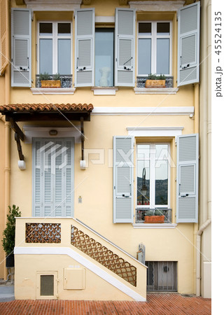 House Features 45524135