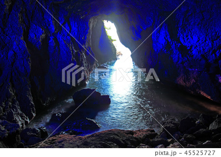 日本三大パワースポット 能登半島先端聖域の岬 青の洞窟の写真素材 日本三大パワースポット 能登半島先端聖域の岬 青の洞窟の写真素材