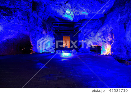 日本三大パワースポット 能登半島先端聖域の岬 青の洞窟の写真素材