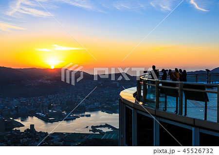 稲佐山展望台の夜明け　【長崎県長崎市】 45526732