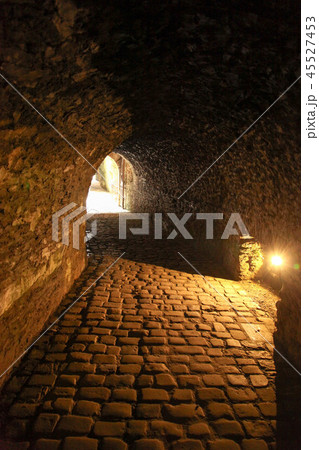 お城の石畳と石の壁 45527453