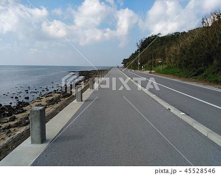 海岸沿いの道路 45528546