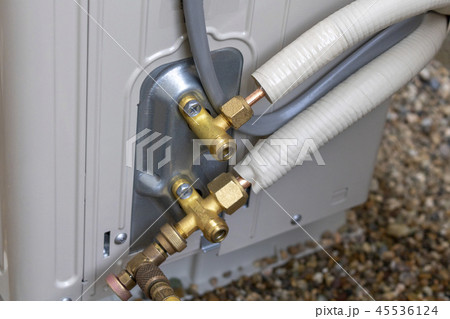 エアコンの配管の工事 45536124