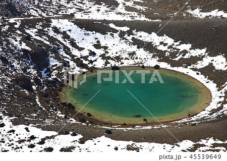 秋の雌阿寒岳から見る青池 45539649