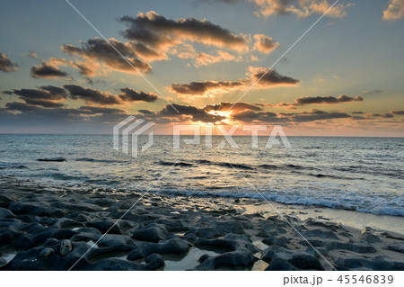 宮古島/長間浜の夕景 宮古島/長間浜の夕景 45546839