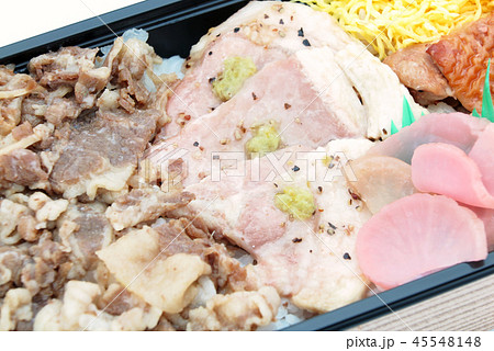 牛豚鶏の味くらべ弁当　アップ 45548148