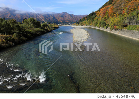 秋の伊南川ー楢戸橋から下流　福島県只見町 45548746