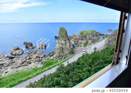 JR東日本、五能線の岩舘駅から大間越駅までの車窓風景 45550459