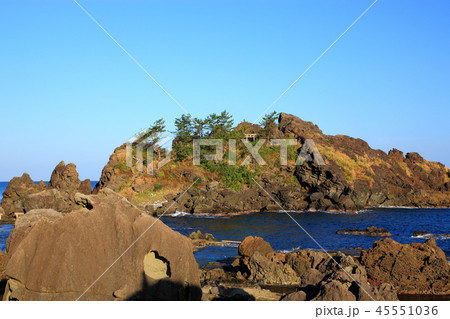 能登大崎島　紺碧の海と空 45551036