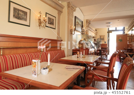 レストランの室内 45552761