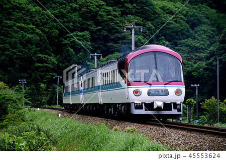 1994年 山陰本線を走るキハ65系急行エーデル鳥取4両の写真素材