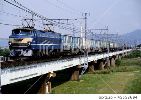 1994年　山陽本線を走るEF6629コンテナ貨物列車 45553694
