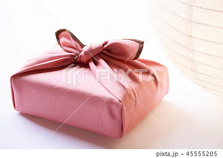 風呂敷包みと提灯ランプシェード 45555205