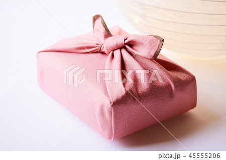 風呂敷包みと提灯ランプシェード 45555206