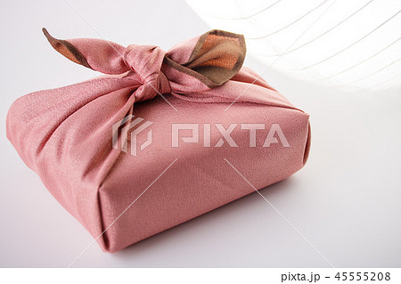 風呂敷包みと提灯ランプシェード 45555208