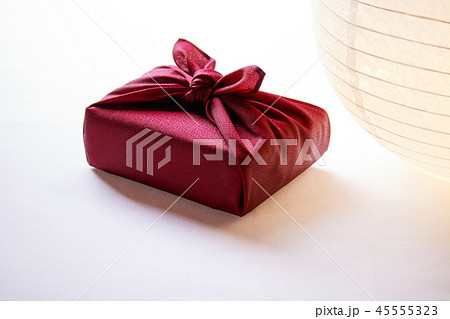 風呂敷包みと提灯ランプシェード 風呂敷包みと提灯ランプシェード 45555323