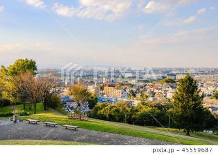 夕暮れの街 （秋） 45559687