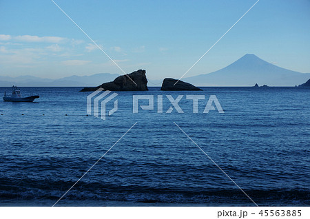 朝の牛着岩と富士山 朝の牛着岩と富士山 45563885