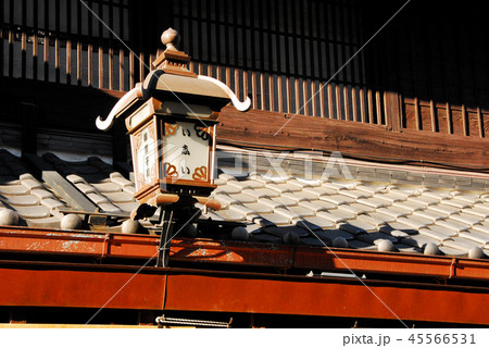 葛飾区商店街のレトロなランプ 45566531